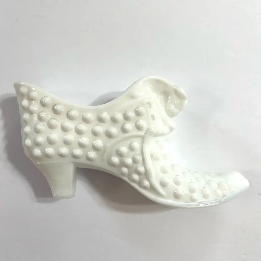 Vintage Fenton Victorian Hobnail White Milk Glass Shoe Slipper Boot Cat Kitten